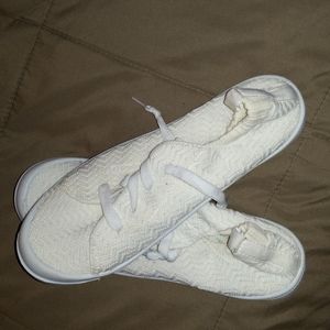 Worn a handful of times.